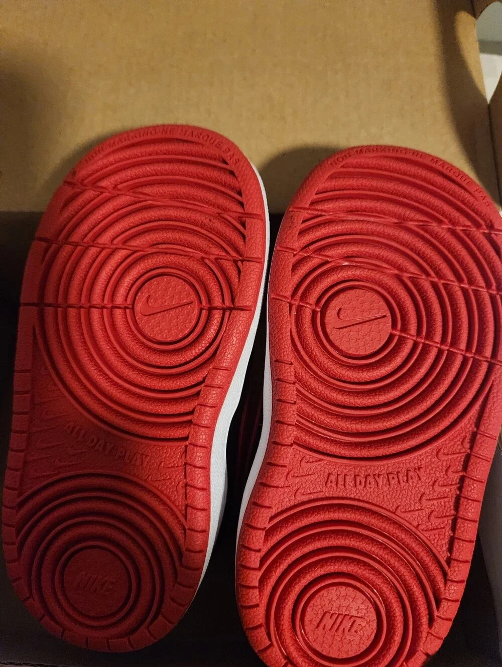 Nike Kids Black & Red Velcro Low-Top Sneakers - Picture 4 of 4
